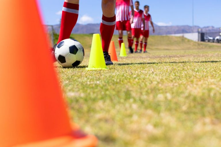soccer-players-training-scaled